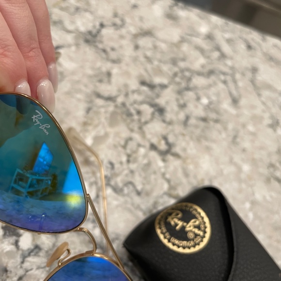 Blue reflective Ray Ban Aviators